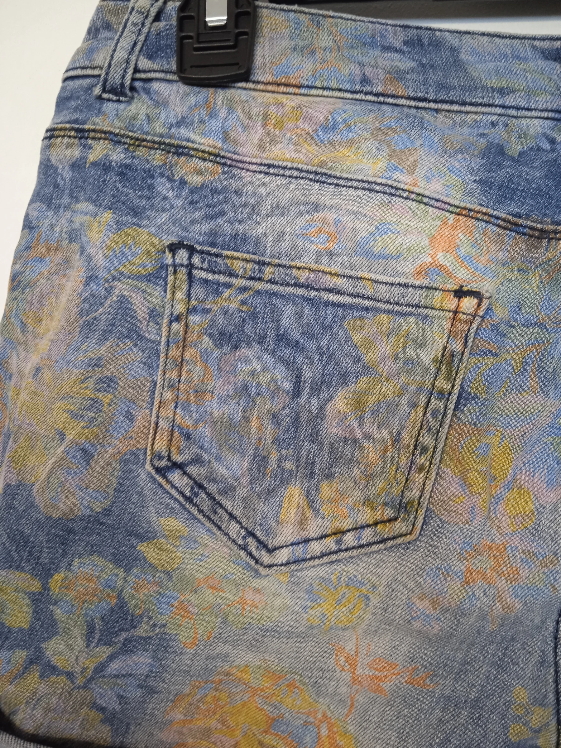 Short de jeans con motivos de aspecto pintado NAF NAF talla 38 – photo 4